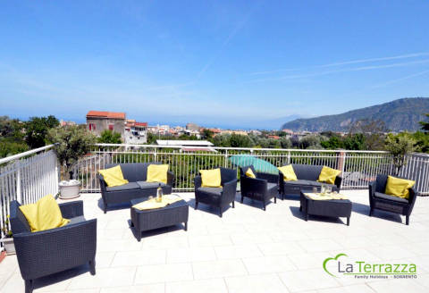 Photo CASA VACANZE LA TERRAZZA FAMILY HOLIDAYS - SORRENTO COAST a SORRENTO