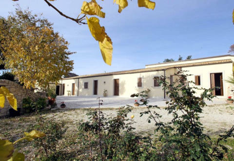 Foto AGRITURISMO B&B OASI MONTE RHENNA di NOTO