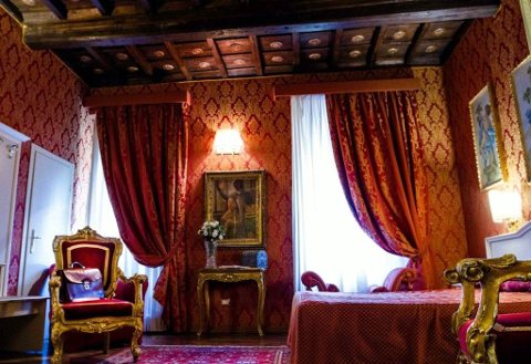 Fotos B&B CANOVA TADOLINI LUXURY ROOMS AND SUITES von ROMA