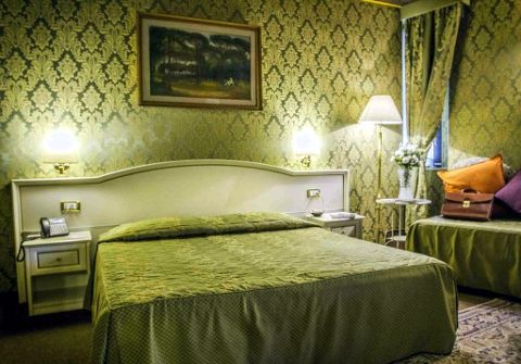 Foto B&B CANOVA TADOLINI LUXURY ROOMS AND SUITES di ROMA