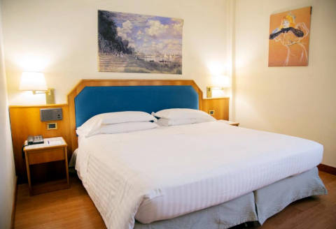 Photo HOTEL IH S - MILANO EUR a TREZZANO SUL NAVIGLIO