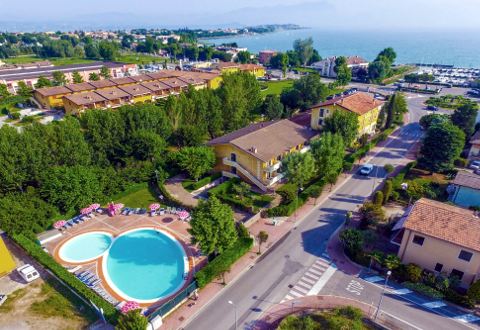 Foto HOTEL  RISTORANTE RIEL di SIRMIONE