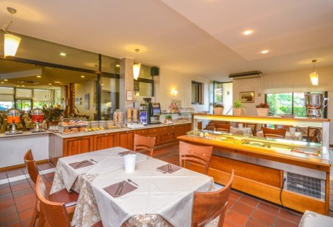 Foto HOTEL  RISTORANTE RIEL di SIRMIONE