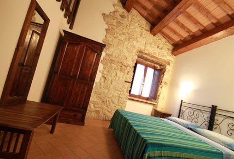 Photo APPARTAMENTI COUNTRY HOUSE IL FALCO a PIOBBICO