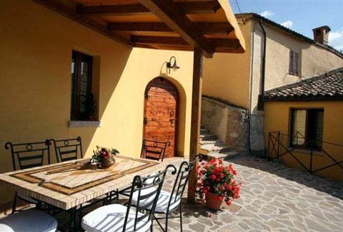 Photo APPARTAMENTI COUNTRY HOUSE IL FALCO a PIOBBICO