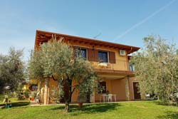 Photo B&B  AGLI ULIVI a MANERBA DEL GARDA