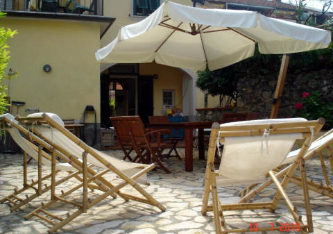 Foto B&B I GIRASOLI BED AND BREAKFAST di LERICI