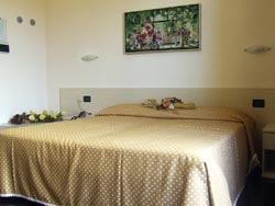 Foto HOTEL  SANTA LUCIA di CASCINA