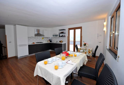 Photo B&B BED AND BREAKFAST SUNFLOWER a VICO EQUENSE