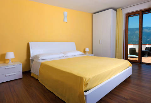 Foto B&B BED AND BREAKFAST SUNFLOWER di VICO EQUENSE