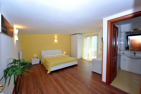 Foto B&B BED AND BREAKFAST SUNFLOWER di VICO EQUENSE