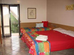 Fotos B&B  DOLCESSENZA von TOSCOLANO MADERNO