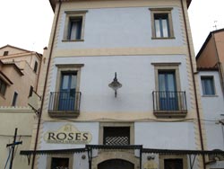 Foto HOTEL RESIDENCE ALBERGO RESIDENCE ROSES di PAOLA