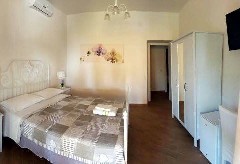 Photo B&B LA CORTE DEGLI ULIVI BED AND BREAKFAST a CIVITAVECCHIA