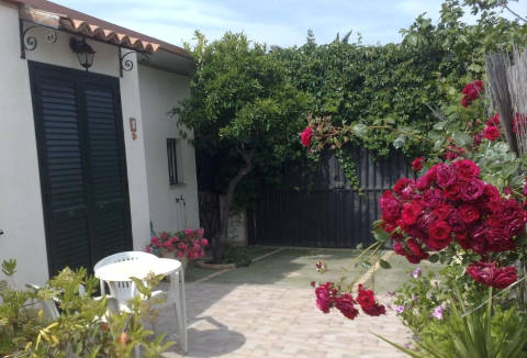 Photo B&B VILLA VERDE MARE BB a GIARDINI NAXOS