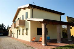 Foto AFFITTACAMERE B&B VILLA GIOCONDA RESORT di MIGLIARINO