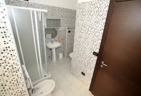 Photo AFFITTACAMERE MEMOLE INN GUEST HOUSE a SANREMO