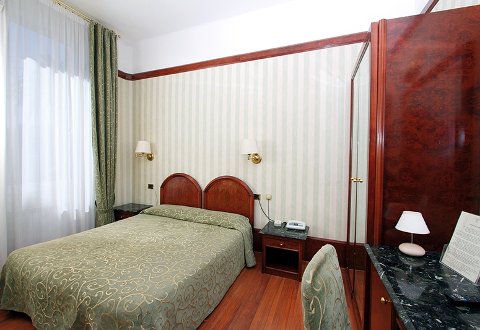 Hotel MirÒ - foto 12 (Chambre 109)