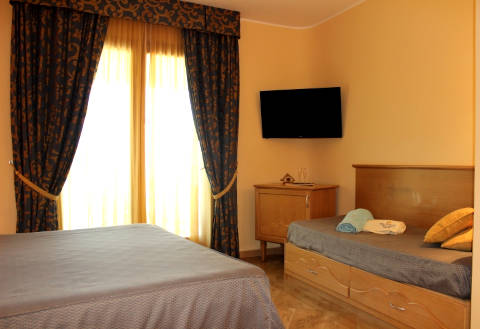 Foto HOTEL RESIDENCE BLU TROPICAL  di ZAMBRONE