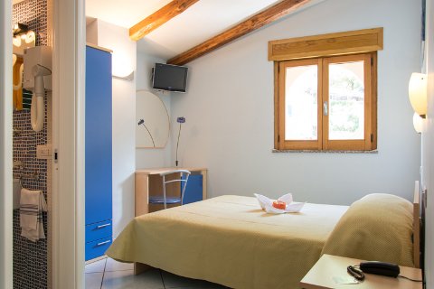 Picture of HOTEL MINI IRIS of MAIORI