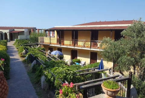 Foto HOTEL APPARTAMENTI VR CLUB - VILLA RIDENTE CLUB di GIOIOSA MAREA