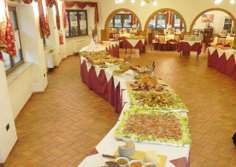 Foto HOTEL ALBERGO RISTORANTE LE MACINAIE di CASTEL DEL PIANO