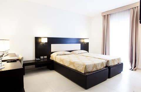 Photo HOTEL  MONTE SARAGO a OSTUNI