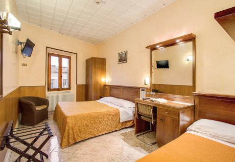 Photo HOTEL  LORENA a FIRENZE