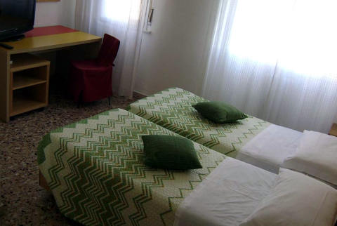 Photo HOTEL ALBERGO MODERNO a MODENA