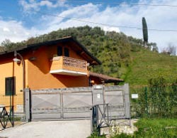 Photo AFFITTACAMERE VILLA MIRELLA ROOMS FOR RENT a MASSAROSA