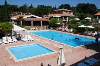 Foto RESIDENCE APPARTAMENTI VILLAGGIO IL BORGO - CENTRO VACANZE di GUARDISTALLO