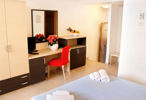 Photo HOTEL  LA DARSENA a PUNTONE