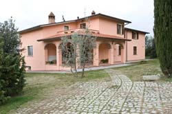 Photo B&B APPARTAMENTI AGRITURISMO LE 3 ROSE a AREZZO