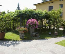 Foto CASA VACANZE VILLA CELESTE di CAPANNORI