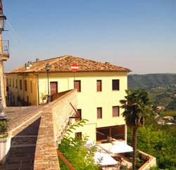 Foto AFFITTACAMERE LOCANDA DEL VECCHIO BORGO di VACRI