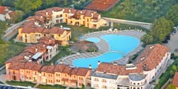 Photo HOTEL MANERBA DEL GARDA RESORT a MANERBA DEL GARDA