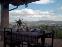 Foto CASA VACANZE L'INCANTO SULLA VALLE di CAGLI