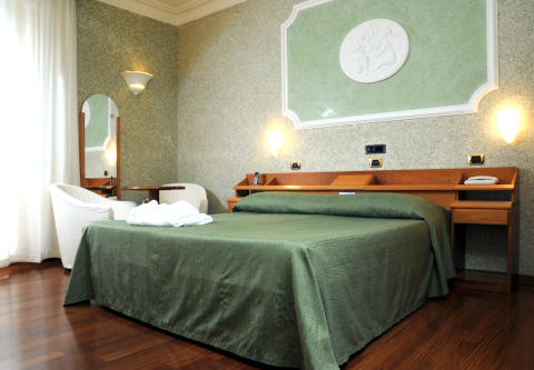 Foto HOTEL GRAND  AMBASCIATORI di CHIANCIANO TERME