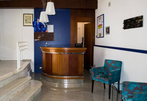 Foto HOTEL ALBERGO BLUELINE di TELLARO