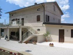 Foto AGRITURISMO L'ISOLA CHE NON C'È di MONTE SAN PIETRANGELI