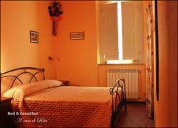 Bed & Breakfast Lucca Fora - foto 5 (Orange Room)