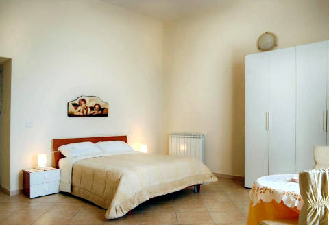 Foto B&B BED AND BREAKFAST SOMMAVESUVIO di POLLENA TROCCHIA