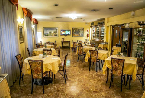 Photo HOTEL  RISTORANTE NUOVO ALBERGO  a CHIETI