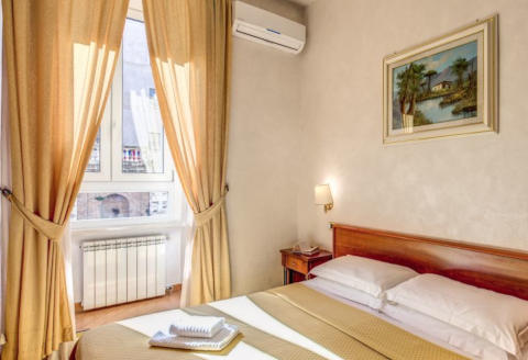 Photo HOTEL  CENTRO CAVOUR a ROMA