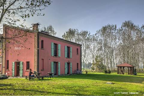 Foto APPARTAMENTI CORTE STELLATA di BONDENO