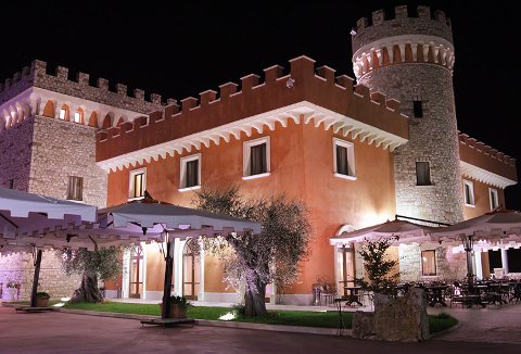 Foto HOTEL TORRE IN PIETRA IL CASTELLO di PIETRADEFUSI