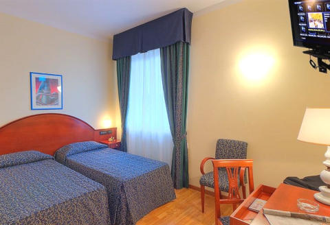 Photo HOTEL RECINA  a MACERATA